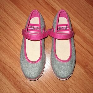 Umi Size 12 Girls Grey Pink Mary Jane Flat Canvas Sneakers Shoes